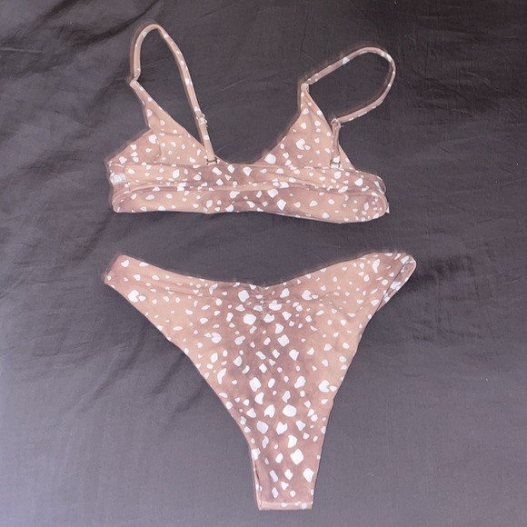 Cupshe cheeky bikini, camel pattern, size small - Picture 2 of 3